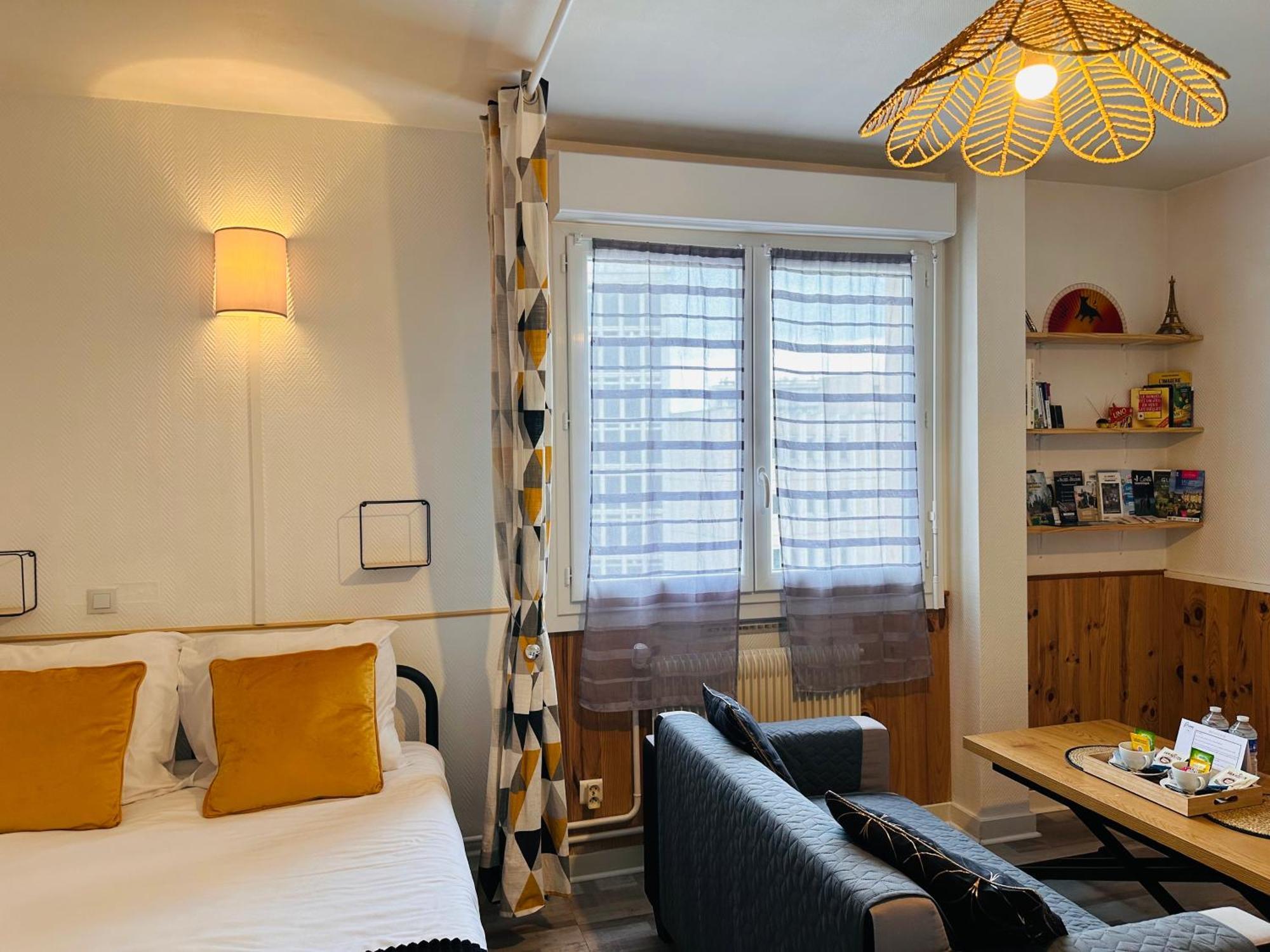 Orleans Centre Proche Gare - Appartement Fonctionnel Residence Calme Parking Prive Gratuit - Le Central Elegance المظهر الخارجي الصورة